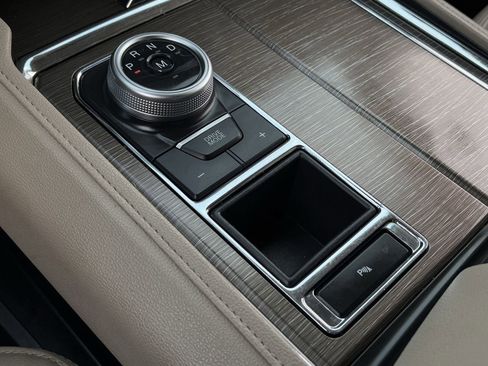 Used 2024 Ford Expedition Max Limited image 19