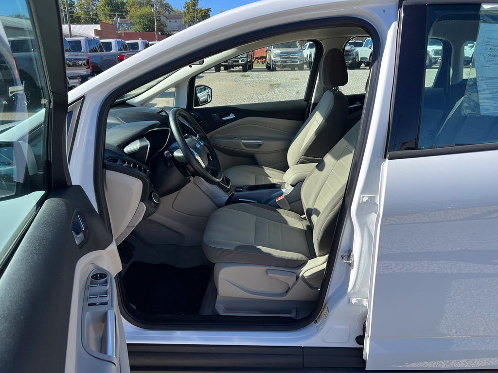 Used 2015 Ford C-MAX SE w/ Equipment Group 202A FWD image 11