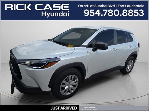 Used 2025 Toyota Corolla Cross L FWD image 1