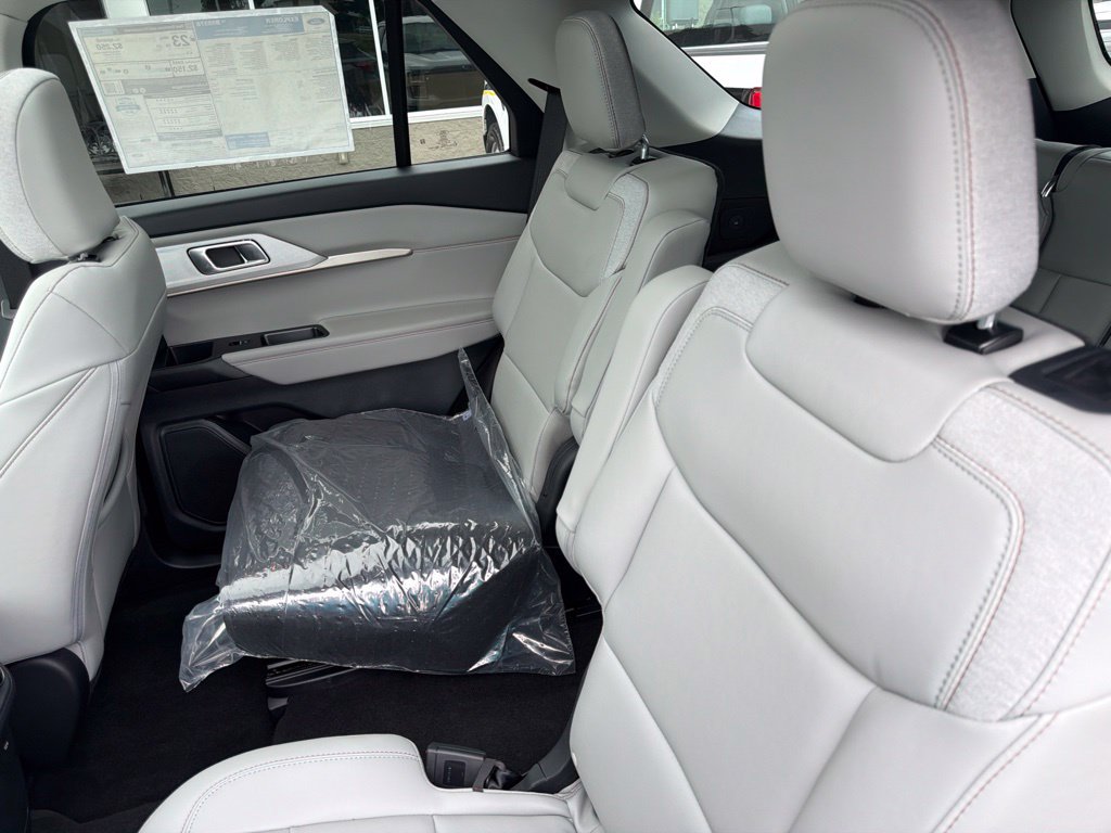 New 2026 Ford Explorer Active w/ Active Comfort Package AWD/4WD image 11