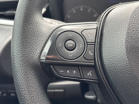 Used 2025 Toyota Corolla LE FWD image 17