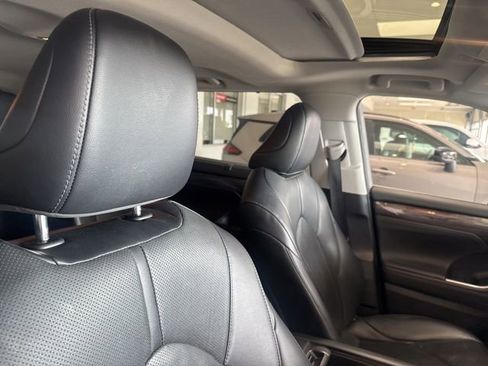 Used 2023 Toyota Highlander Limited image 9