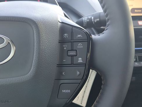 New 2026 Toyota Prius Plug-In Hybrid FWD image 31