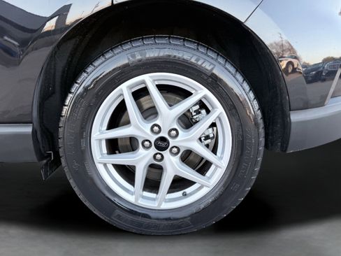 Used 2023 Ford Edge SEL w/ Convenience Package image 11