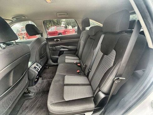 Used 2023 Kia Sorento LX FWD image 24