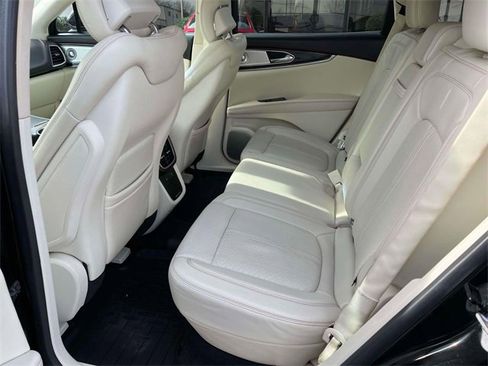 Used 2016 Lincoln MKX Black Label w/ Climate Package image 18