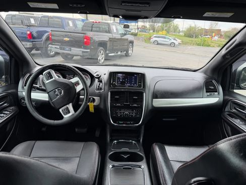 Used 2019 Dodge Grand Caravan GT image 33