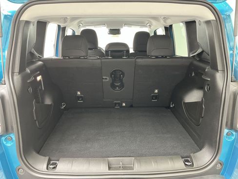Used 2020 Jeep Renegade Latitude w/ Cold Weather Group FWD image 26