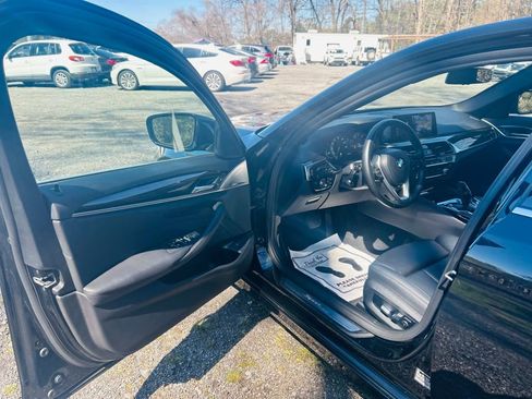 Used 2018 BMW 530i xDrive image 19