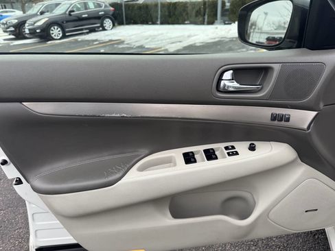 Used 2011 INFINITI G37 x w/ Premium Pkg image 31