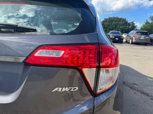 Used 2022 Honda HR-V LX image 9