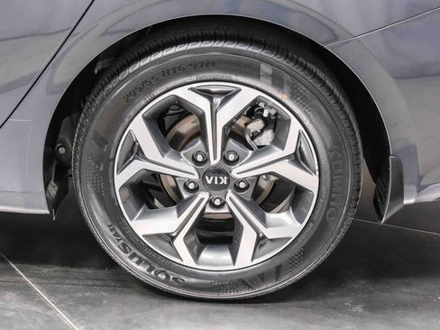 Used 2020 Kia Forte LXS FWD image 9