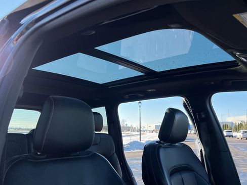 Used 2024 Jeep Grand Cherokee Limited w/ Luxury Tech Group II image 30