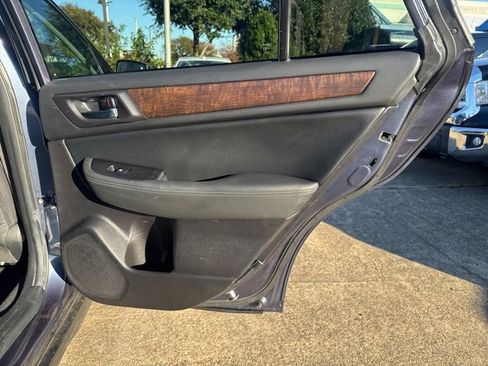 Used 2017 Subaru Outback 3.6R Limited image 16