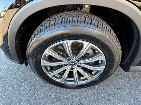 Used 2024 Mercedes-Benz GLC 300 4MATIC image 12