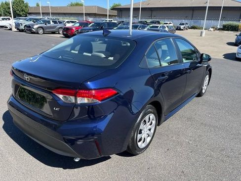 Used 2026 Toyota Corolla LE FWD image 5