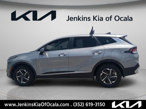 Used 2023 Kia Sportage LX AWD/4WD image 6