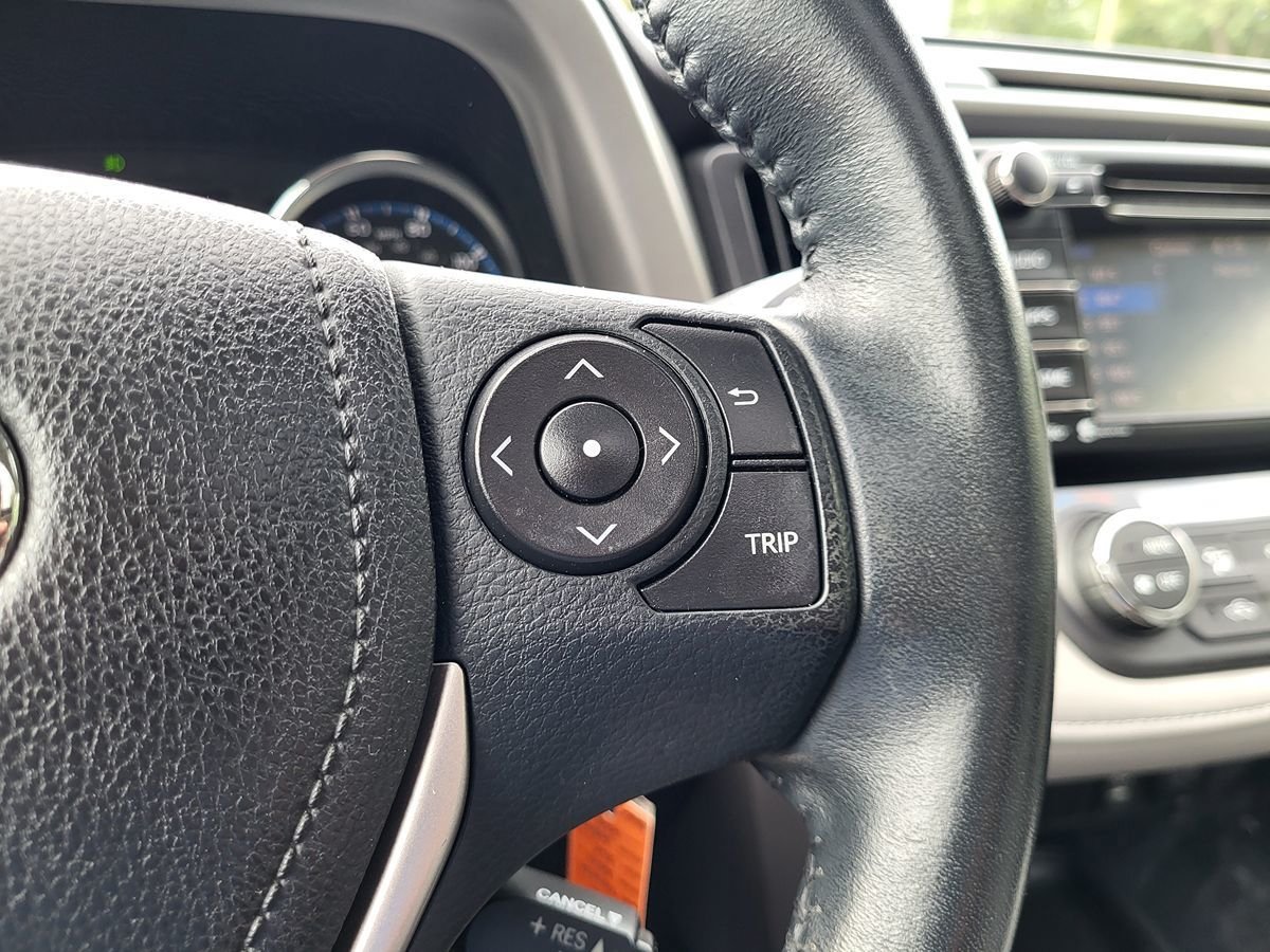 Used 2016 Toyota RAV4 XLE AWD/4WD image 23