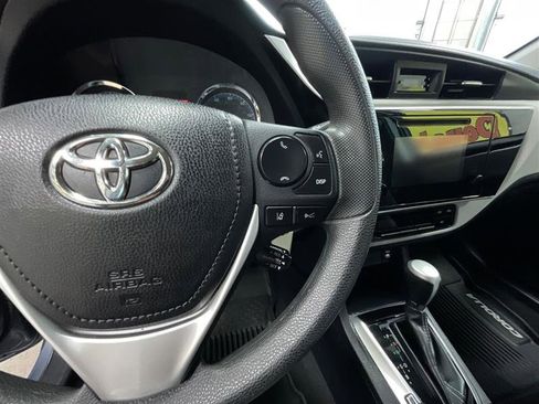 Used 2019 Toyota Corolla LE FWD image 19