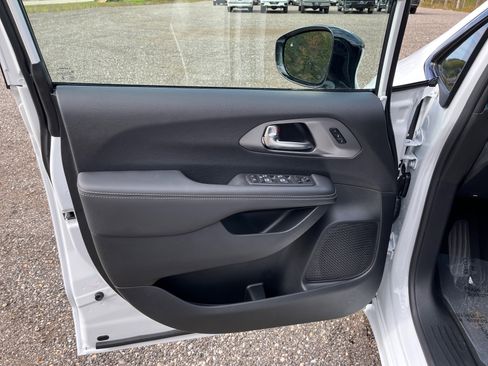 New 2026 Chrysler Pacifica Select image 23