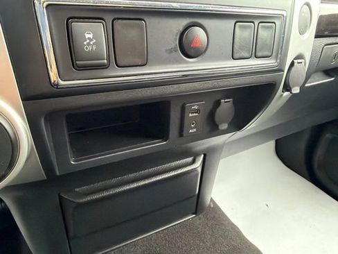 Used 2017 Nissan Titan 4x4 Crew Cab image 20