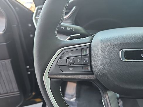 New 2025 Jeep Grand Cherokee Limited w/ Black Appearance Package image 17