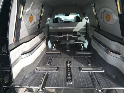 Used 2015 Cadillac XTS Hearse image 21