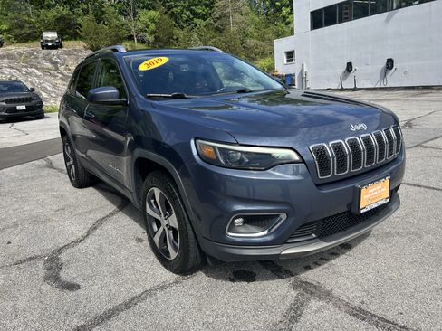 Used 2019 Jeep Cherokee Limited AWD/4WD image 4