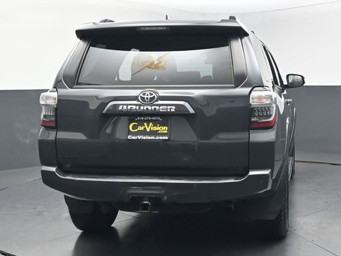 Used 2024 Toyota 4Runner SR5 AWD/4WD image 4