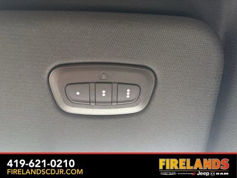 New 2026 RAM 1500 4x4 Crew Cab image 17