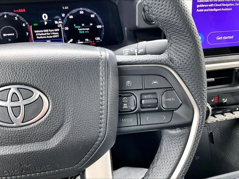 Used 2025 Toyota Tacoma Limited image 24