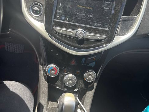 Used 2018 Chevrolet Sonic LT w/ Convenience Package FWD image 4