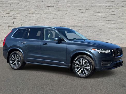 Used 2022 Volvo XC90 T5 Momentum w/ Protection Package Premier FWD image 6
