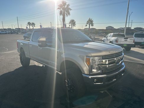 Used 2017 Ford F350 Lariat w/ Lariat Value Package image 5