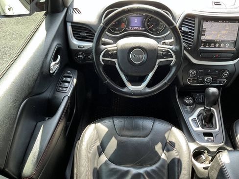 Used 2014 Jeep Cherokee Trailhawk w/ Comfort/Convenience Group AWD/4WD image 30