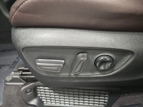 Certified 2022 Toyota Sienna Platinum FWD image 17
