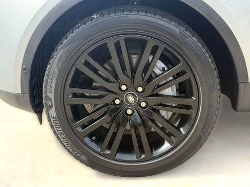 Used 2019 Land Rover Discovery HSE Luxury image 11