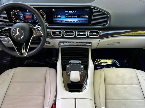 Certified 2025 Mercedes-Benz GLE 450e 4MATIC image 17