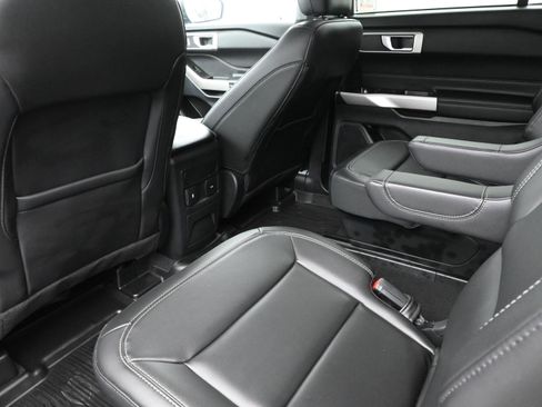Used 2023 Ford Explorer XLT w/ Equipment Group 202A image 21