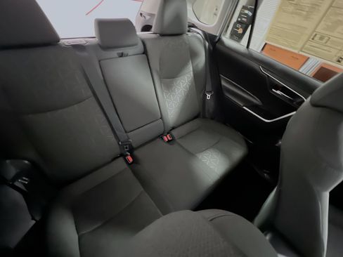 Used 2022 Toyota RAV4 XLE image 33
