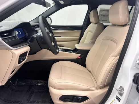 New 2026 Jeep Grand Cherokee L Limited AWD/4WD image 12