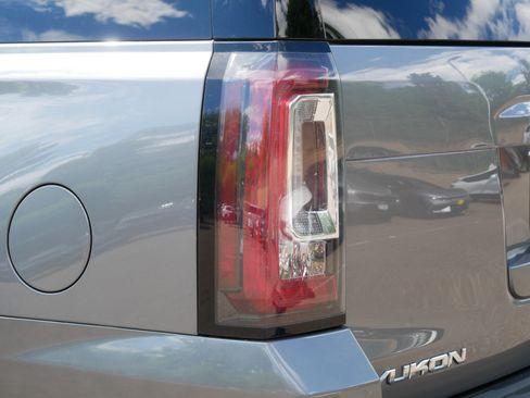 Used 2019 GMC Yukon SLT AWD/4WD image 17