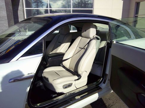 Used 2014 Rolls-Royce Wraith image 96