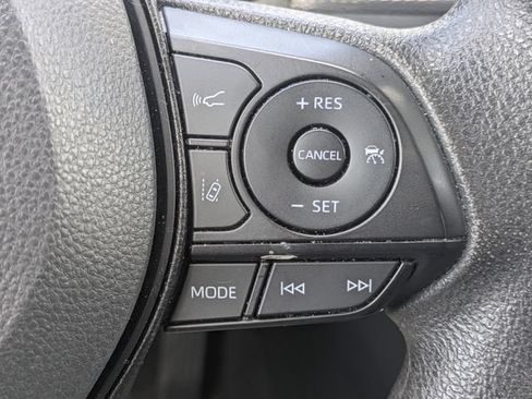 Used 2025 Toyota RAV4 XLE AWD/4WD image 28