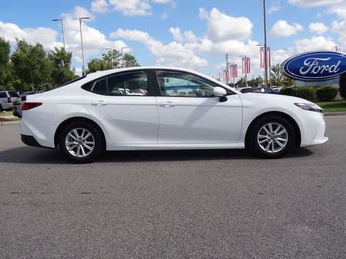 Used 2025 Toyota Camry LE FWD image 4