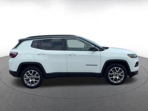 Used 2025 Jeep Compass Limited AWD/4WD image 15