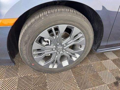 Certified 2026 Honda Odyssey Touring image 38