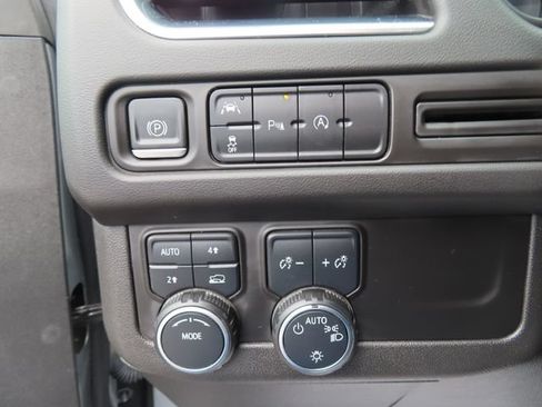 Used 2023 Chevrolet Tahoe LS AWD/4WD image 35