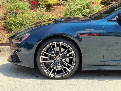 Used 2021 Maserati Ghibli Trofeo RWD image 12