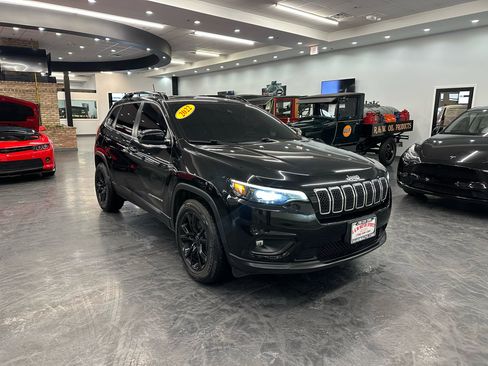 Used 2022 Jeep Cherokee Latitude Lux w/ Sun & Sound Group image 3
